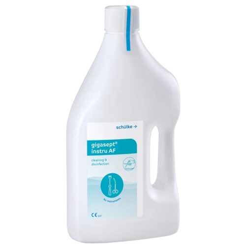 Weiße Flasche Schülke Gigasept® Instru AF 2 Liter auf weißem Hintergrund