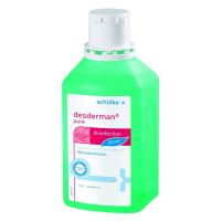 Grüne 500 ml Schülke Desinfektionsflasche auf weißem Hintergrund