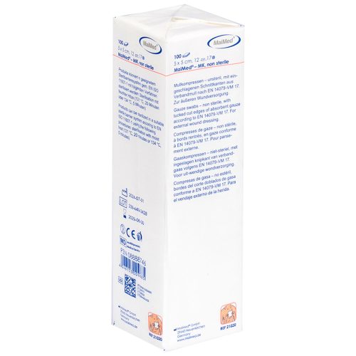Weiße Verpackung von unsterilen Mullkompressen der Marke MaiMed auf weißem Hintergrund