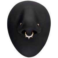 Goldener Marquise Septum Clicker mit funkelnden Kristallen auf schwarzem Modell