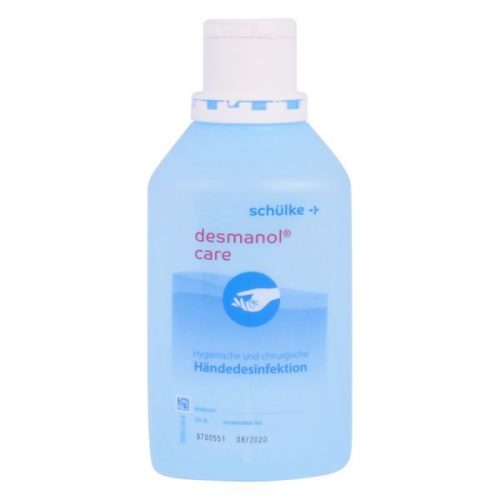 Blaue Flasche Händedesinfektion von Wildcat auf weißem Hintergrund