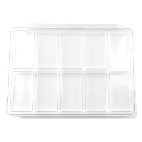 Transparente Blisterpackung mit 10 Kammern auf weißem Hintergrund