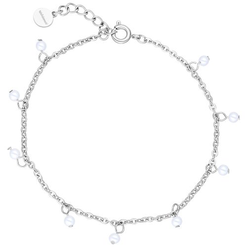 Silbernes Armband mit kleinen Perlen auf weißem Hintergrund