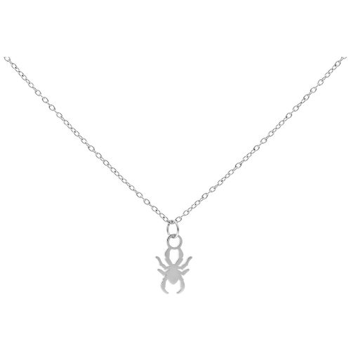 Silberne Kette mit kleinem Spinnenanhänger auf weißem Hintergrund
