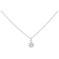Silberne Kette mit kleinem Sonnenblumenanhänger auf weißem Hintergrund