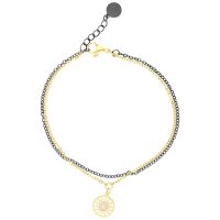 Doppeltes Mandala Armband aus Chirurgenstahl in Schwarz und Gold auf weißem Hintergrund