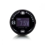 Rundes, schwarzes Bishop Wireless Power Supply mit Display auf weißem Hintergrund