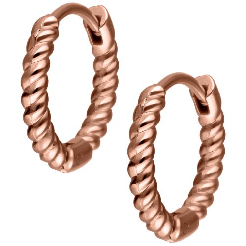 Roségoldene Twisted Little Hoops Ohrringe auf weißem Hintergrund