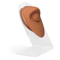 Braunes Body Bit Eye aus Silikon auf transparentem Display
