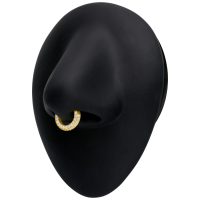 Goldener Piercingring mit klaren Kristallen an schwarzem Display