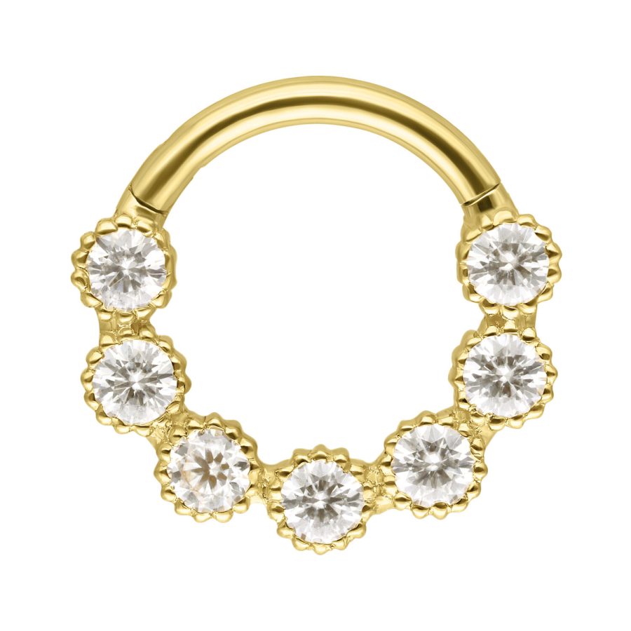 Goldener Septum-Ring mit sieben runden Moissanit-Kristallen vor weißem Hintergrund