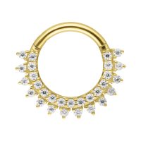 Goldener Septumring mit Moissanit-Steinen auf weißem Hintergrund