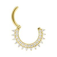 Goldener Septumring mit Moissanit-Sonnenstrahlen auf weißem Hintergrund