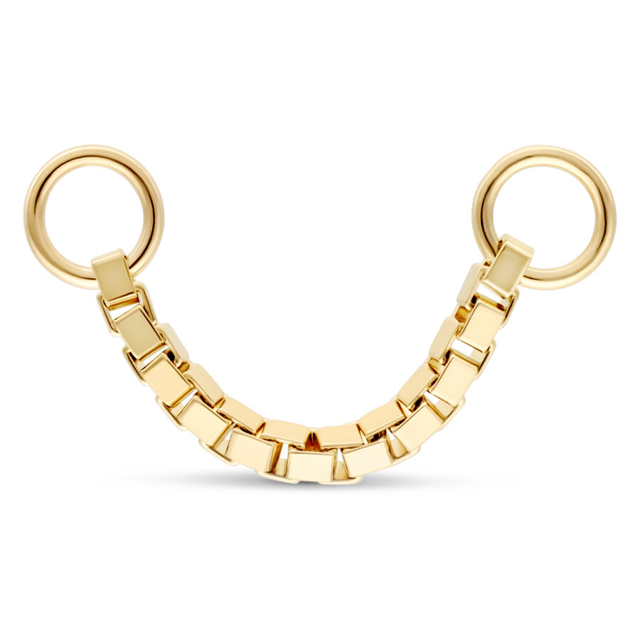 Goldene Piercingkette aus 585er Gold auf weißem Hintergrund