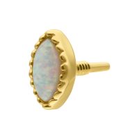 Ovaler Opalaufsatz aus 14K Gold auf weißem Hintergrund