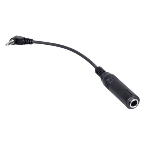 Schwarzes Adapterkabel mit 3.5mm Stecker und 6.3mm Buchse auf weißem Hintergrund
