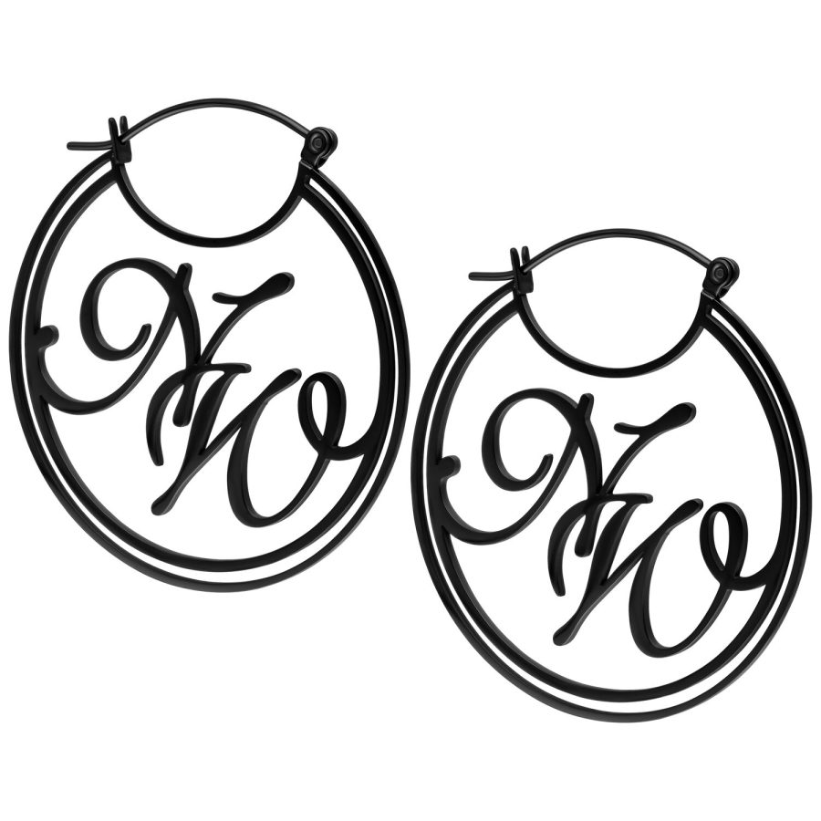 Schwarze Ohrringe mit großem Nightwish Logo auf weißem Hintergrund
