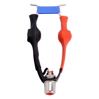 RCA Adapter mit roten und schwarzen Kabeln auf weißem Hintergrund