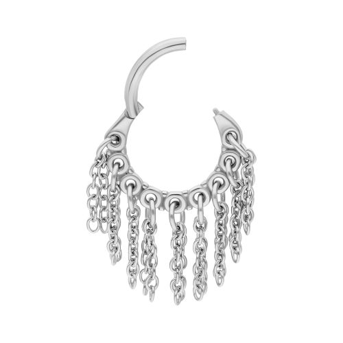 Silberner Piercing-Hinged Ring mit hängenden Ketten auf weißem Hintergrund