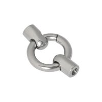 Silberfarbener Piercing Aufsatz in Ringform mit Innengewinde auf weißem Hintergrund