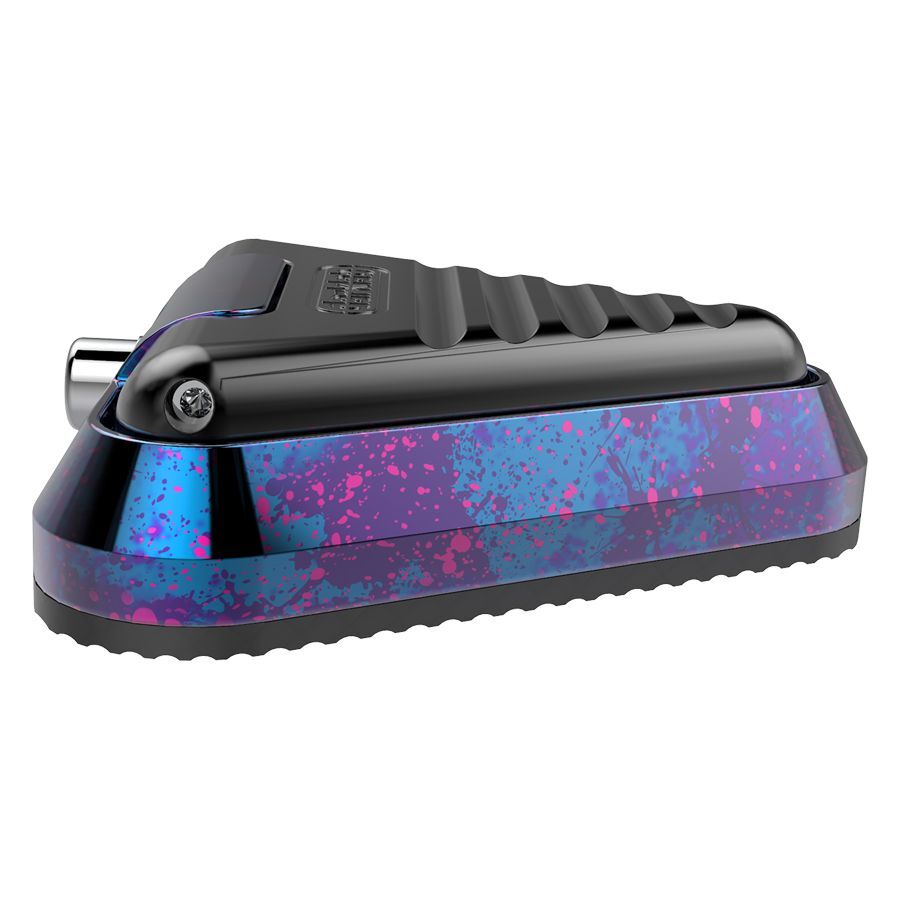 Delta Footswitch Cosmic Storm mit pink-blauer Oberfläche auf neutralem Hintergrund