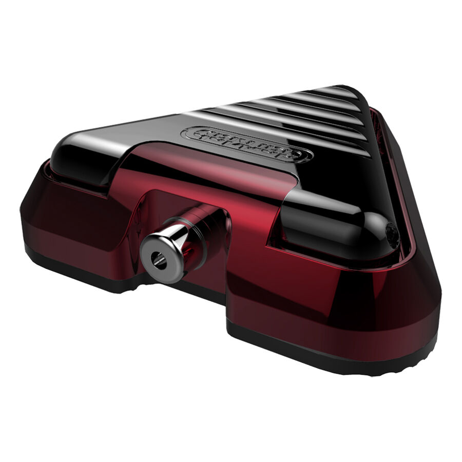 Delta Footswitch Ruby in dreieckiger Form, rot-schwarz, auf weißem Hintergrund