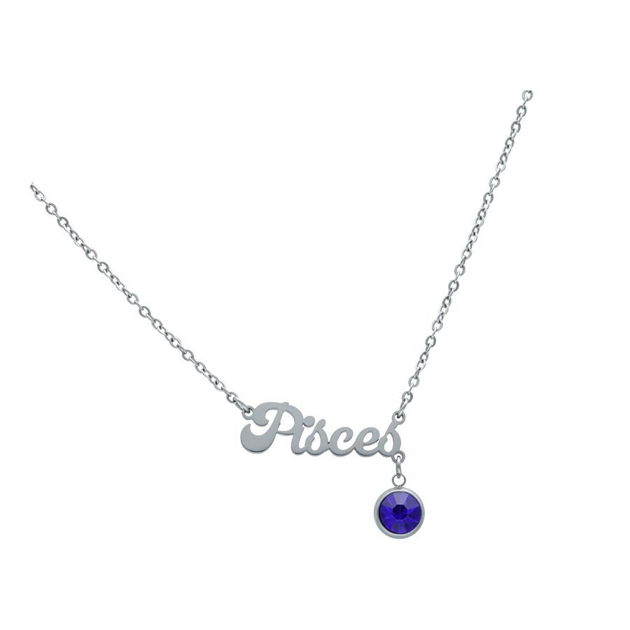 Silberne Kette mit Pisces-Anhänger und blauem Kristall auf weißem Hintergrund