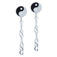 Silberne Yin Yang Ohrstecker, runde Plakette mit schwarzem und weißem Yin Yang-Muster, hängender Schriftzug