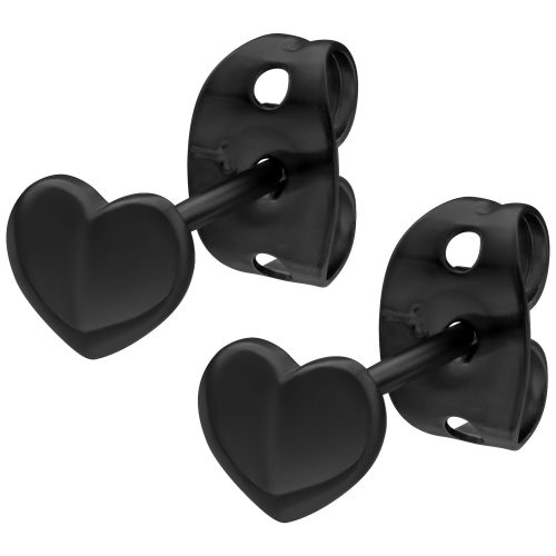 Zwei schwarze Herz Ohrstecker aus Metall auf weißem Hintergrund