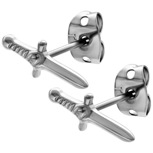 Zwei silberne Schwert Ohrstecker aus Metall auf weißem Hintergrund
