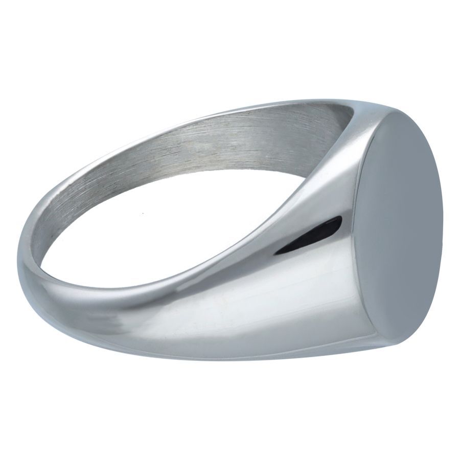 Silberner Basic Ring aus Chirurgenstahl 316L auf weißem Hintergrund