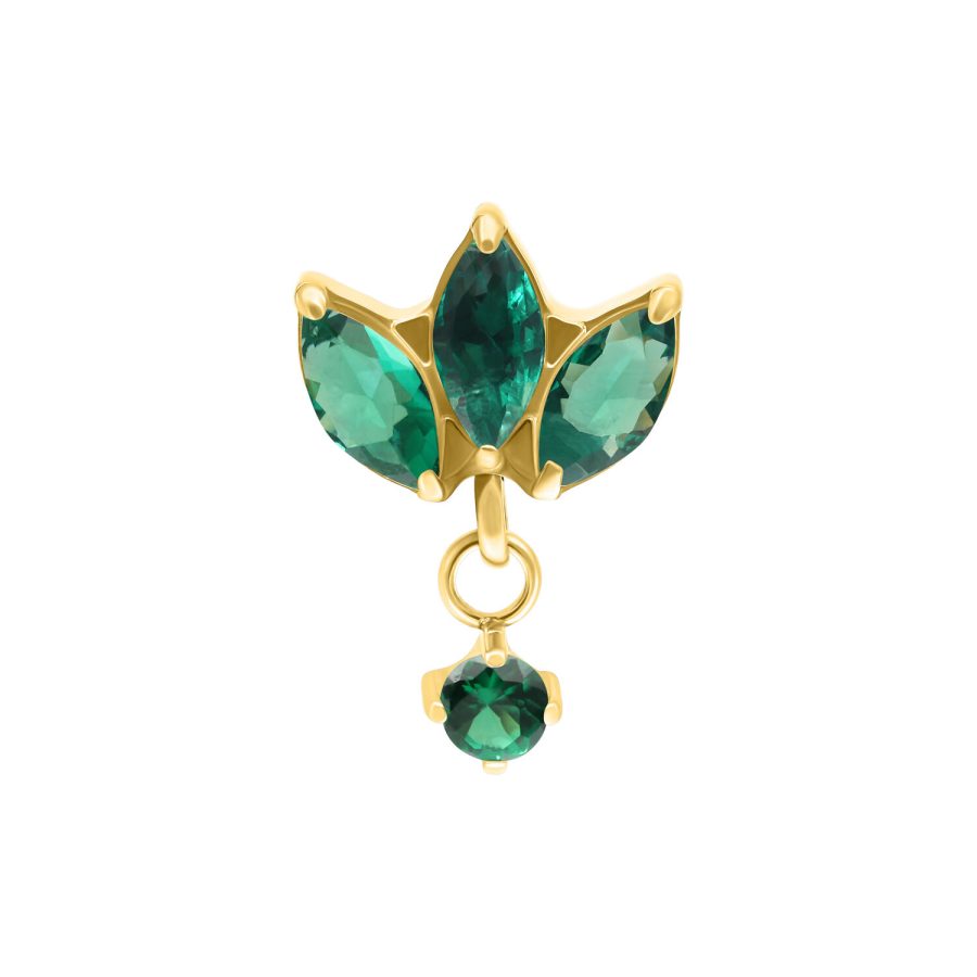 Goldener Piercing-Aufsatz mit smaragdgrünen Kristallen auf weißem Hintergrund