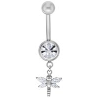 Silbernes Bauchnabelpiercing mit Libellen-Anhänger und klarem Kristall auf weißem Hintergrund