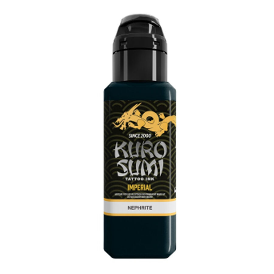 Braune Kuro Sumi Tattoo Tinte in 44 ml Flasche auf weißem Hintergrund