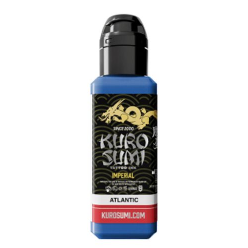 Blaue Kuro Sumi Imperial Atlantic Tattoo Tinte in Flasche auf weißem Hintergrund