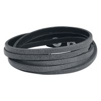 Schwarzes unisex Lederarmband von Wildcat auf weißem Hintergrund