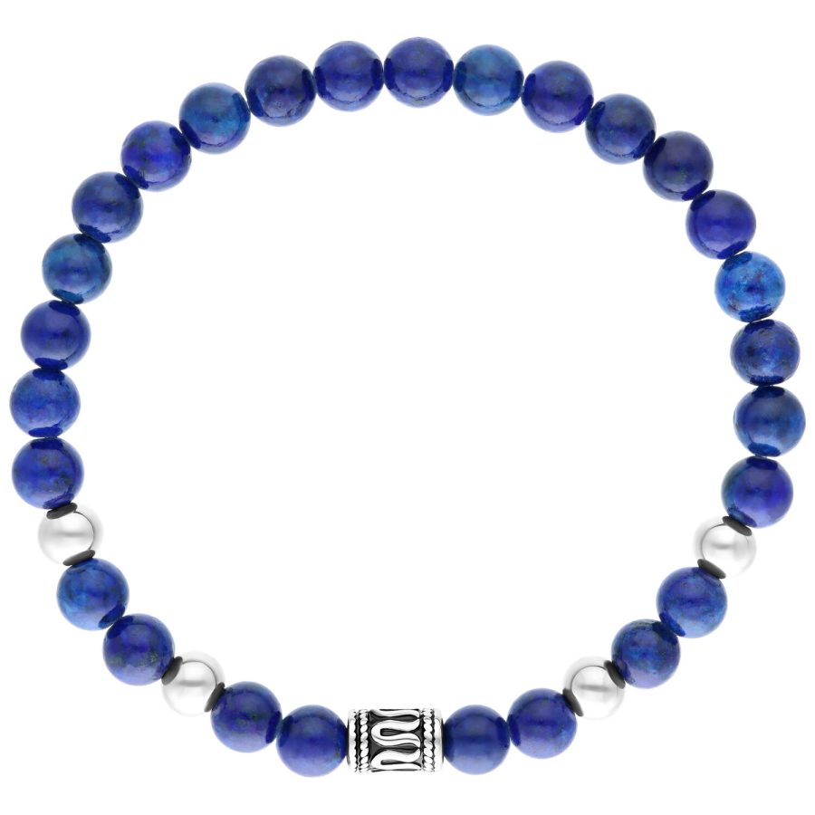 Rundes Armband aus blauen Steinen und Silberperlen auf weißem Hintergrund