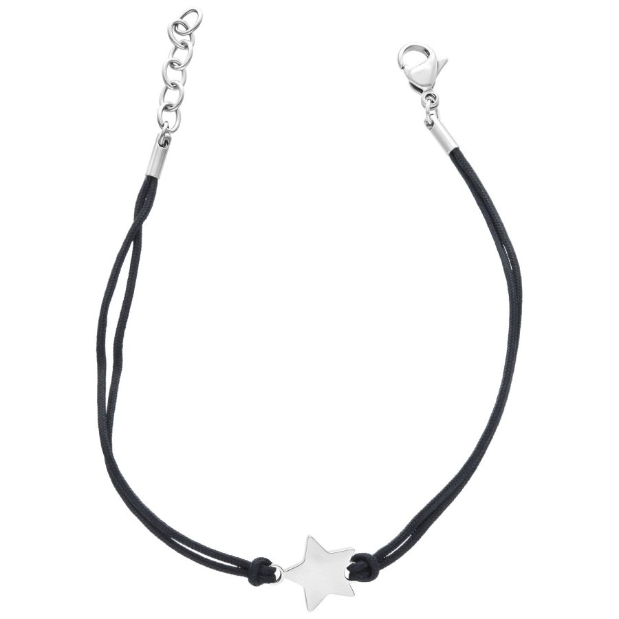 Schwarzes Nylonarmband mit silbernem Sternanhänger auf weißem Hintergrund