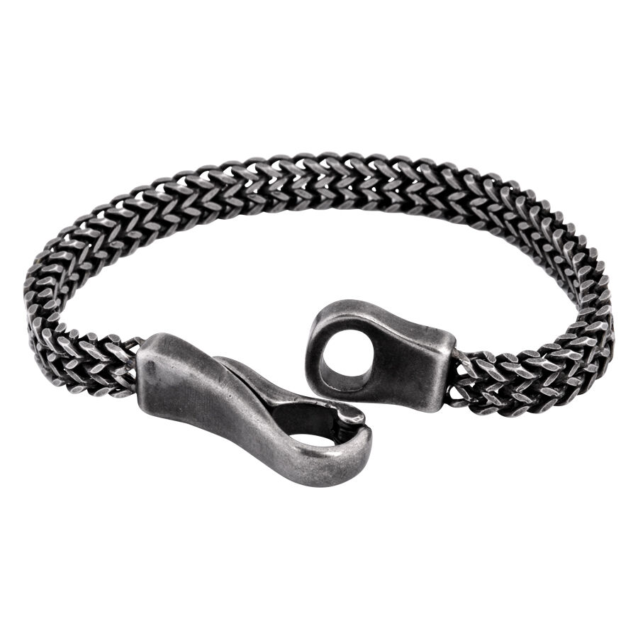 Mattschwarzes Armband mit Lace-Muster aus Chirurgenstahl auf weißem Hintergrund