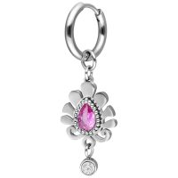 Silberne Creole mit rosa tropfenförmigem Kristallanhänger und rundem klaren Kristall auf weißem Hintergrund