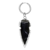 Silberne Mini Creolen mit schwarzem Obsidiananhänger auf weißem Hintergrund