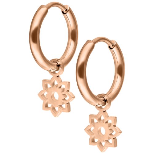 Roségoldene Mini Flower Hoops mit Blumenanhänger auf weißem Hintergrund
