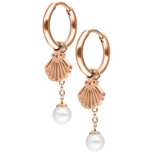 Roségoldene Ohrringe mit Muschel-Design und Perlenanhänger auf weißem Hintergrund