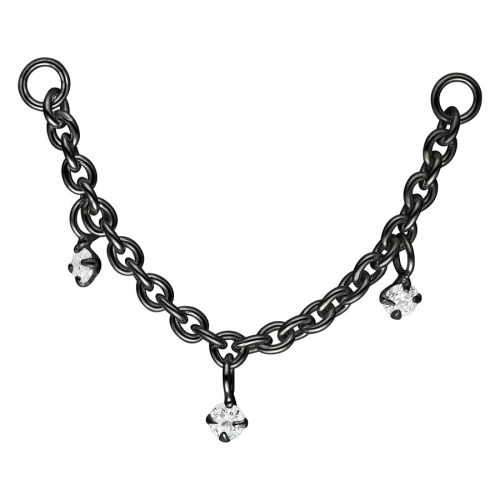 Schwarze Metallkette mit drei kristallklaren Anhängern auf weißem Hintergrund