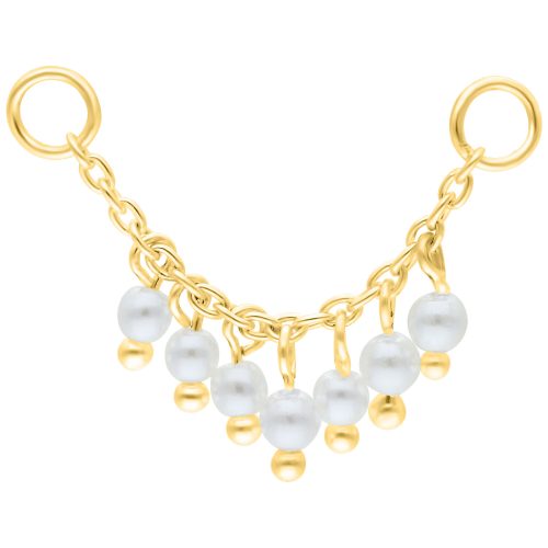 Goldene Piercingkette mit kleinen weißen Perlen auf weißem Hintergrund