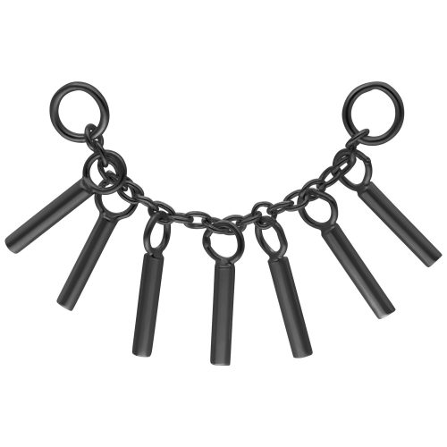 Schwarze Piercingkette mit sieben Anhängern vor weißem Hintergrund