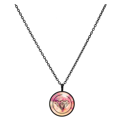 Kette mit schwarzer Metallkette und rundem pinkem Diamant-Anhänger auf weißem Hintergrund