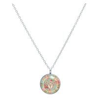 Silberne Kette mit rundem Anhänger, mintfarbene Basis mit Rosen und Diamantmotiv