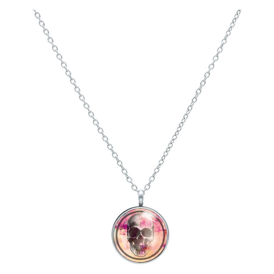 Lange Kette mit schwarzem und rosa Schädelanhänger auf weißem Hintergrund