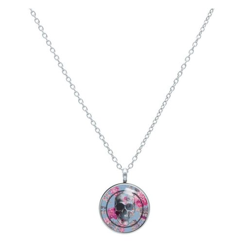Kette mit rundem Anhänger, Totenkopf und Rosenmotiv auf blauem Hintergrund